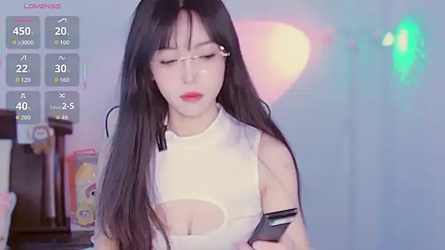 XiaoNana  online show from 12-15-25, 01:32