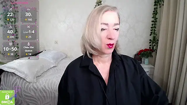 hunters woman online show from 11-10-25, 02:05