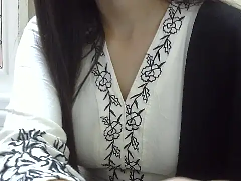 Snapshot of Simranjeet_kaur26 chatting on 11-18-25, 11:47 Simranjeet kaur26 online show from 11-18-25, 11:47