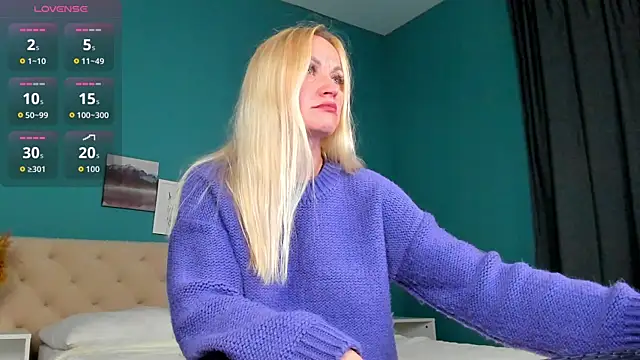 KiraSun online show from 10-12-25, 01:04