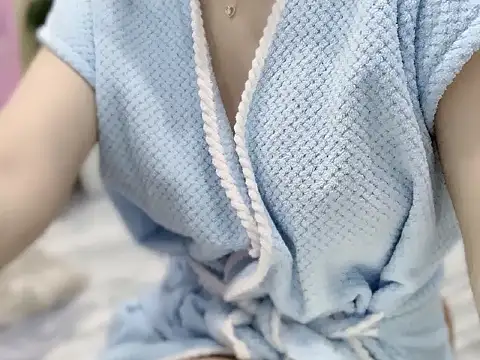 Lyly-2k5 online show from 10-24-25, 01:24