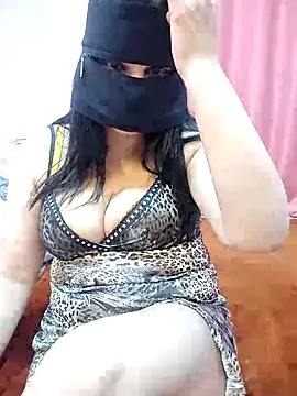 Snapshot of rahsa chatting on 12-04-25, 10:18 rahsa online show from 12-04-25, 10:18