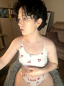 Snapshot of RinaShy chatting on 11-17-25, 05:02 RinaShy online show from 11-17-25, 05:02