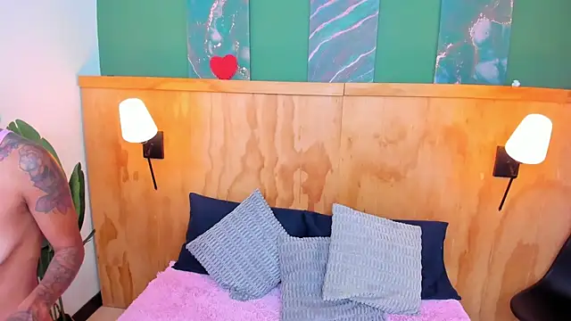 Snapshot of milavega_ chatting on 10-21-25, 12:28 milavega online show from 10-21-25, 12:28