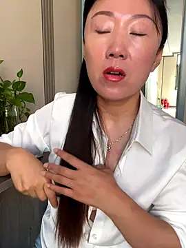xiaomei-11 online show from 10-04-25, 01:58