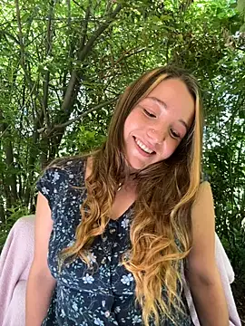 Snapshot of sashapulse chatting on 11-27-25, 03:03 sashapulse online show from 11-27-25, 03:03