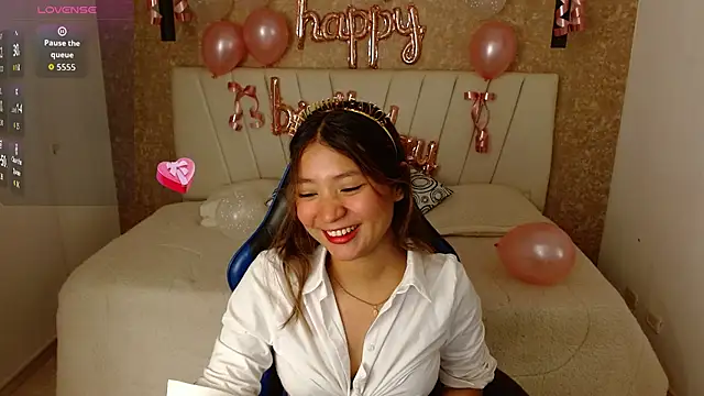 little annee online show from 09-27-25, 01:54