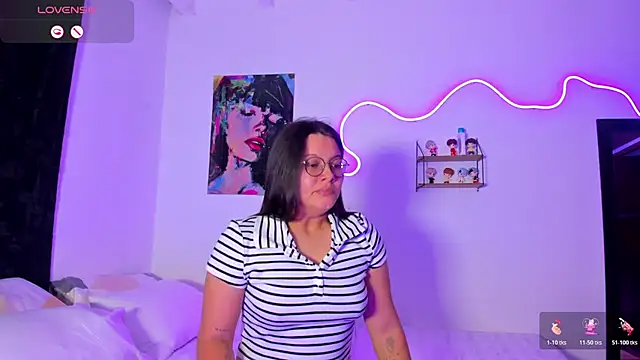 Snapshot of Dilan_and_Mia chatting on 02-08-26, 08:45 Dilan and Mia online show from 02-08-26, 08:45