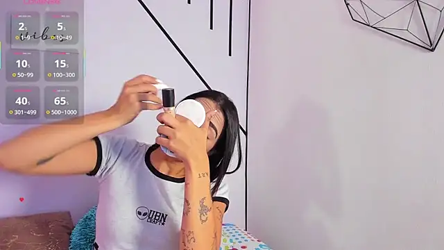 MiahCornell  online show from 12-04-25, 07:22