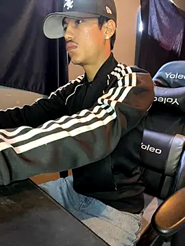 Osmarcito21 online show from 10-16-25, 05:03