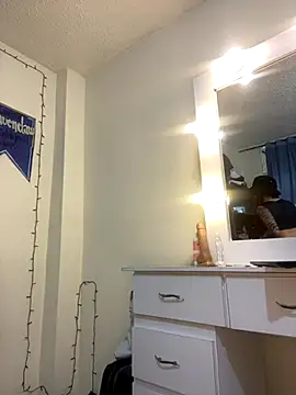 Sallem Pink online show from 10-12-25, 12:15