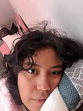 Snapshot of TamaraMera chatting on 11-01-25, 02:08 TamaraMera online show from 11-01-25, 02:08