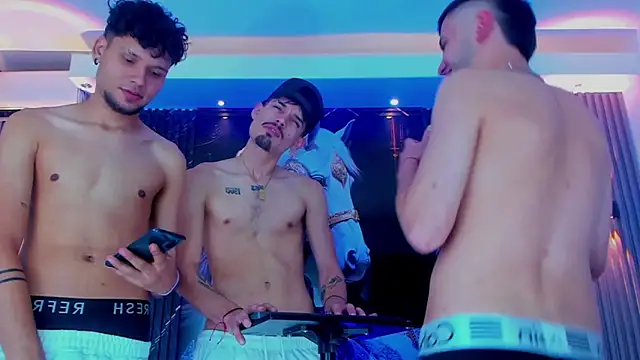 Dominic Max  online show from 09-13-25, 04:40