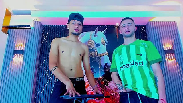 Dominic Max  online show from 09-15-25, 04:56