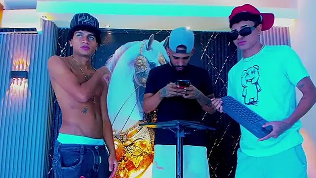 Dominic Max  online show from 09-23-25, 03:53