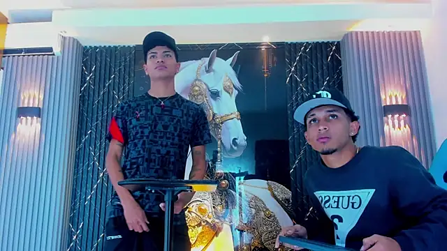 Dominic Max  online show from 11-07-25, 05:07