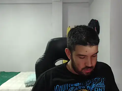 Axel11113 online show from 11-20-25, 02:56