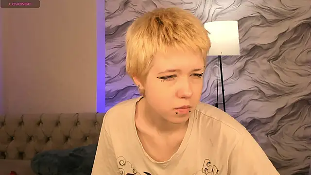 CarolineRichter online show from 10-10-25, 02:21