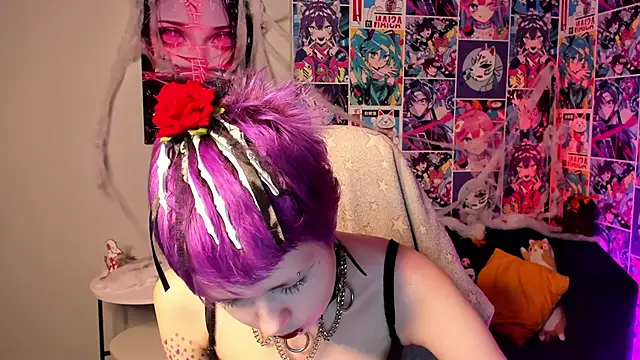 CarolineRichter online show from 10-26-25, 02:39