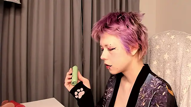 CarolineRichter online show from 11-19-25, 02:55