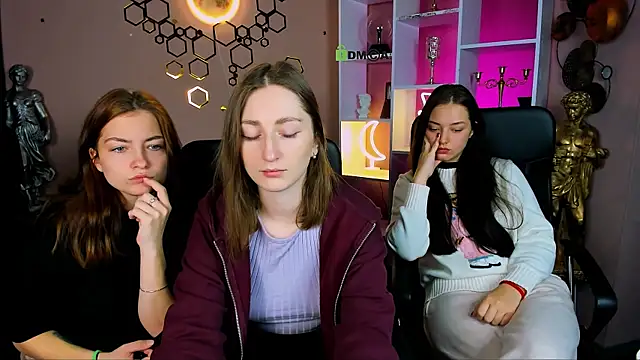 eva smiith  online show from 12-22-25, 07:05