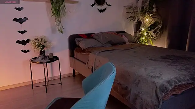 Ashley Glen online show from 10-28-25, 07:45