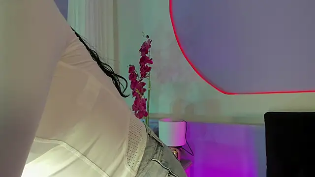 Snapshot of _HAANNAH_ chatting on 11-06-25, 07:48 HAANNAH online show from 11-06-25, 07:48