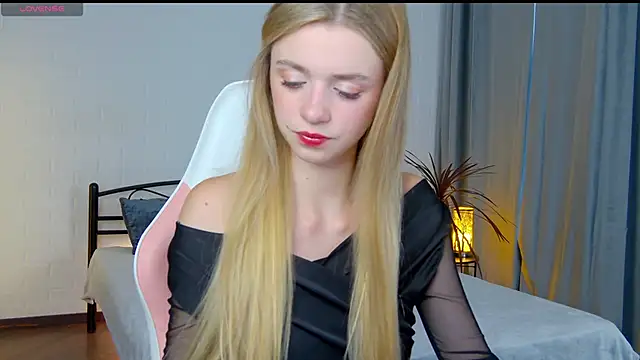 KelsiWest online show from 09-16-25, 01:12