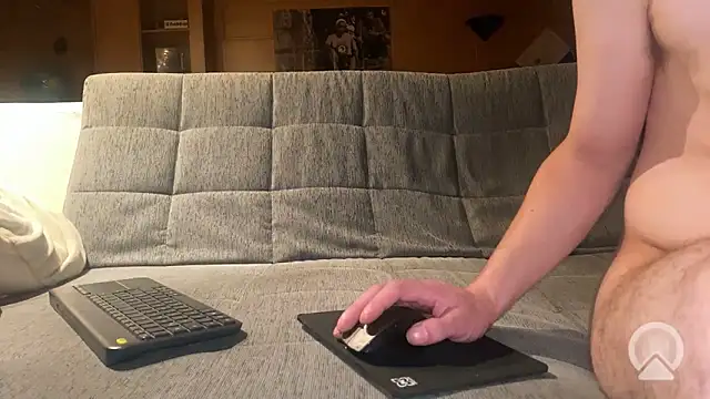 Snapshot of elsteff chatting on 11-15-25, 02:57 elsteff online show from 11-15-25, 02:57