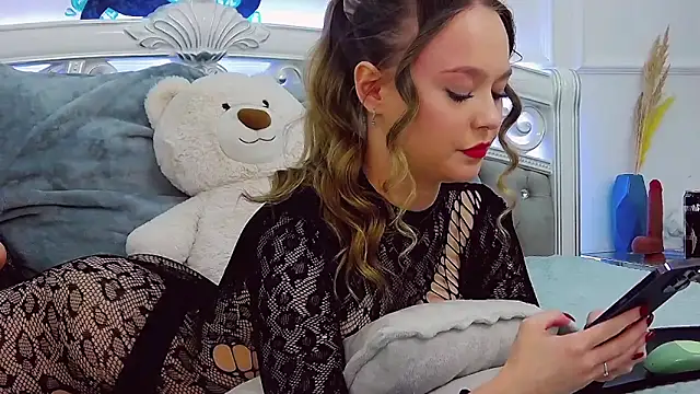 EvaMenders online show from 11-29-25, 05:27