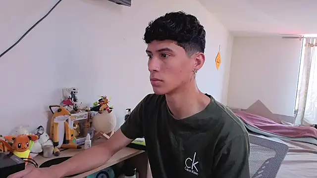 Snapshot of LuClawthorne_ chatting on 03-19-26, 03:27 LuClawthorne online show from 03-19-26, 03:27