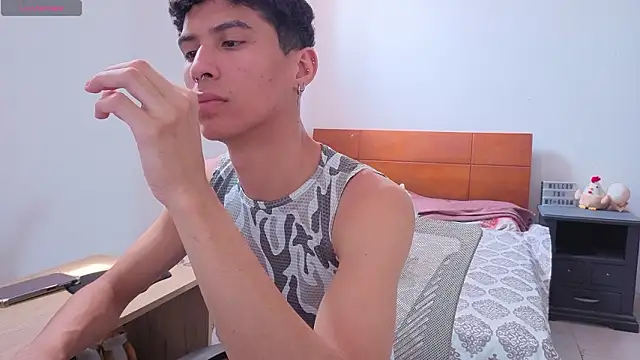 Snapshot of LuClawthorne_ chatting on 03-27-26, 03:45 LuClawthorne online show from 03-27-26, 03:45