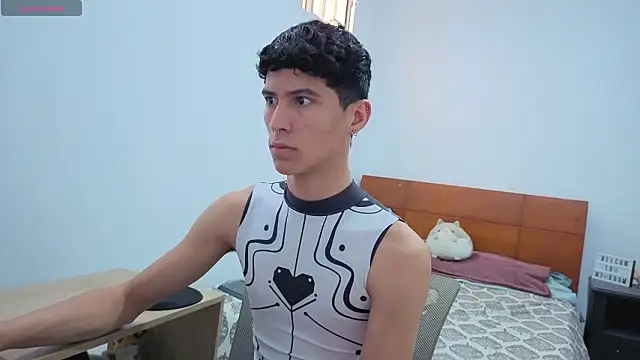 Snapshot of LuClawthorne_ chatting on 03-29-26, 01:44 LuClawthorne online show from 03-29-26, 01:44