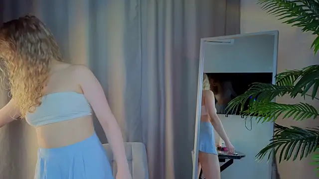 Snapshot of emilyshepar_d chatting on 10-29-25, 02:25 emilyshepar d online show from 10-29-25, 02:25