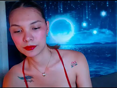 Snapshot of Mhinna chatting on 03-26-26, 09:04 Mhinna online show from 03-26-26, 09:04