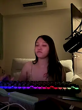 Yucheng  520 online show from 12-18-25, 09:26