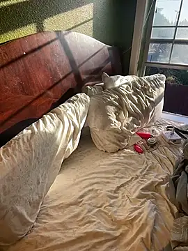 Snapshot of caramel__cremes chatting on 11-10-25, 02:16 caramel cremes online show from 11-10-25, 02:16