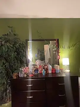 Snapshot of caramel__cremes chatting on 11-16-25, 01:44 caramel cremes online show from 11-16-25, 01:44