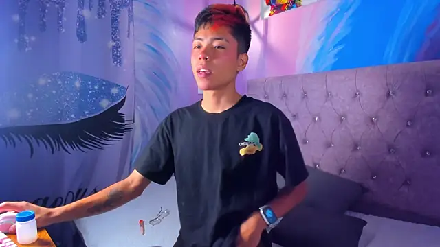 MaxiWildd online show from 10-20-25, 01:44