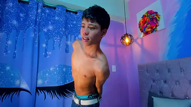 Snapshot of MaxiWildd chatting on 01-16-26, 01:04 MaxiWildd online show from 01-16-26, 01:04