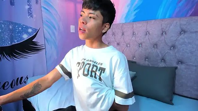 Snapshot of MaxiWildd chatting on 02-09-26, 12:31 MaxiWildd online show from 02-09-26, 12:31