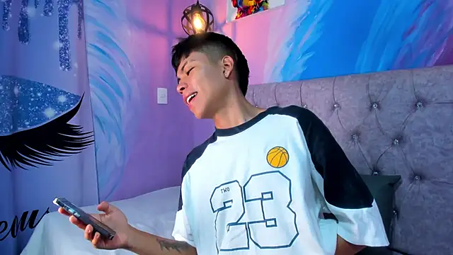 Snapshot of MaxiWildd chatting on 02-13-26, 12:34 MaxiWildd online show from 02-13-26, 12:34