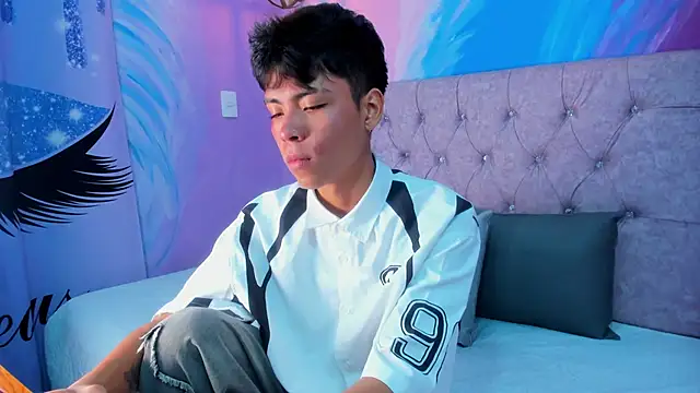 Snapshot of MaxiWildd chatting on 03-20-26, 02:11 MaxiWildd online show from 03-20-26, 02:11