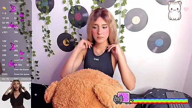 Snapshot of Amy_Moonlight chatting on 10-02-25, 10:06 Amy Moonlight online show from 10-02-25, 10:06