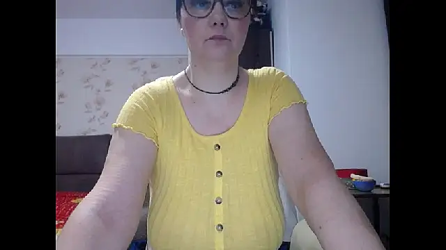 Snapshot of Mary_x chatting on 02-04-26, 03:45 Mary x online show from 02-04-26, 03:45