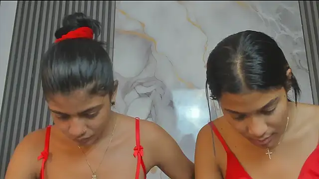 TifanyandLisa online show from 09-11-25, 09:15