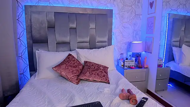 Snapshot of AlliceWinter chatting on 09-18-25, 11:34 AlliceWinter online show from 09-18-25, 11:34