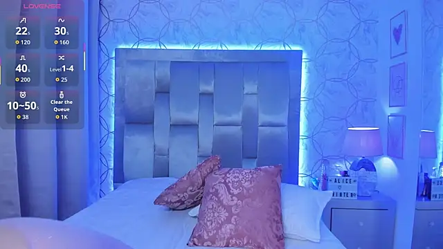 Snapshot of AlliceWinter chatting on 11-08-25, 11:21 AlliceWinter online show from 11-08-25, 11:21