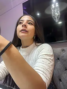 Snapshot of AlliceWinter chatting on 11-12-25, 01:22 AlliceWinter online show from 11-12-25, 01:22