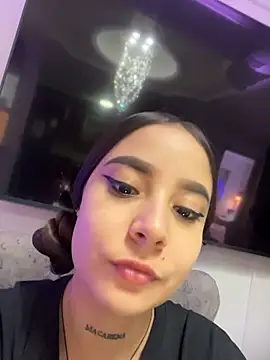 Snapshot of AlliceWinter chatting on 11-15-25, 02:35 AlliceWinter online show from 11-15-25, 02:35